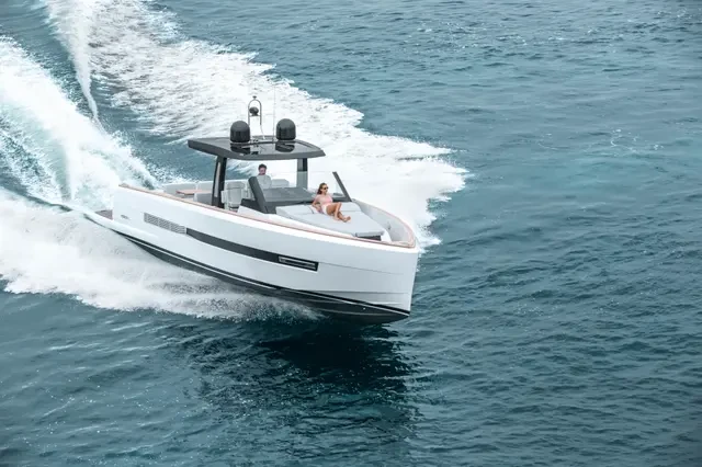 Motorboat to hire Saint-Tropez at the best price