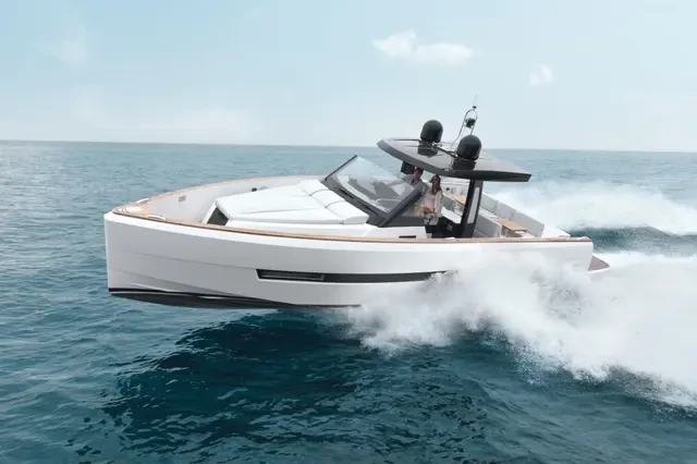 Yacht hire Saint-Tropez cheap Fjord 42 Open