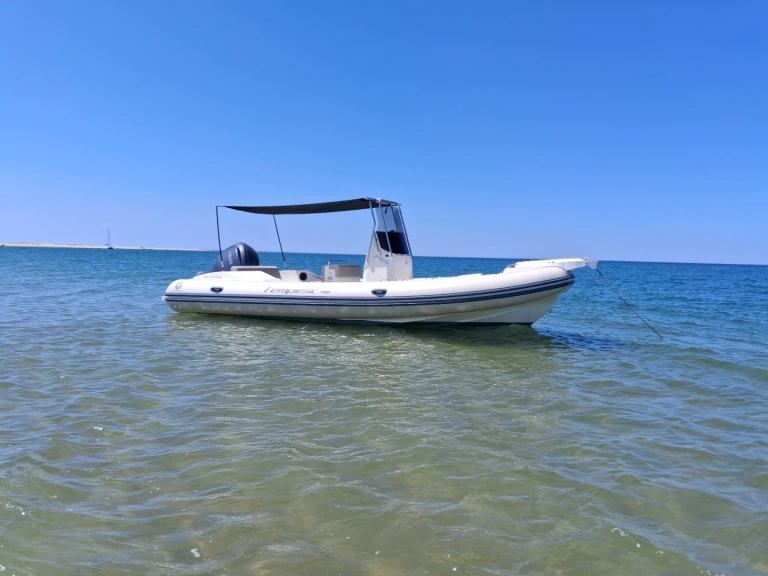 RIB hire in Royan - Capelli Tempest 700