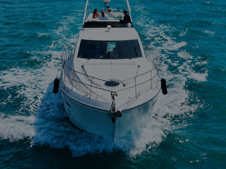 Charter a Astondoa Astondoa 44 Fly in Marbella on Samboat