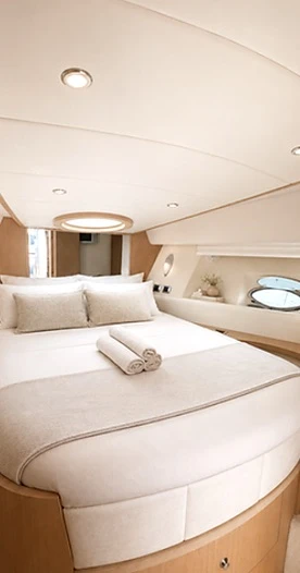 Yacht charter Marbella - Astondoa Astondoa 44 Fly on SamBoat