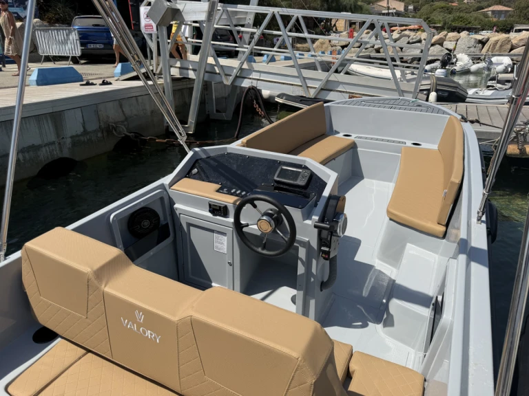 Hire a Valory 525 Porto Pollo