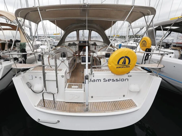 Charter a Delphia Delphia 47 in Gdańsk on Samboat