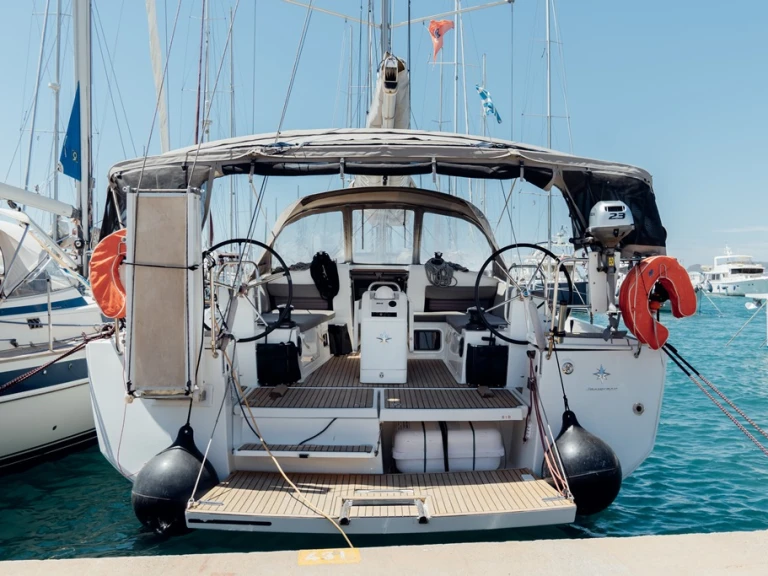 Yacht hire Alimos cheap Sun Odyssey 440