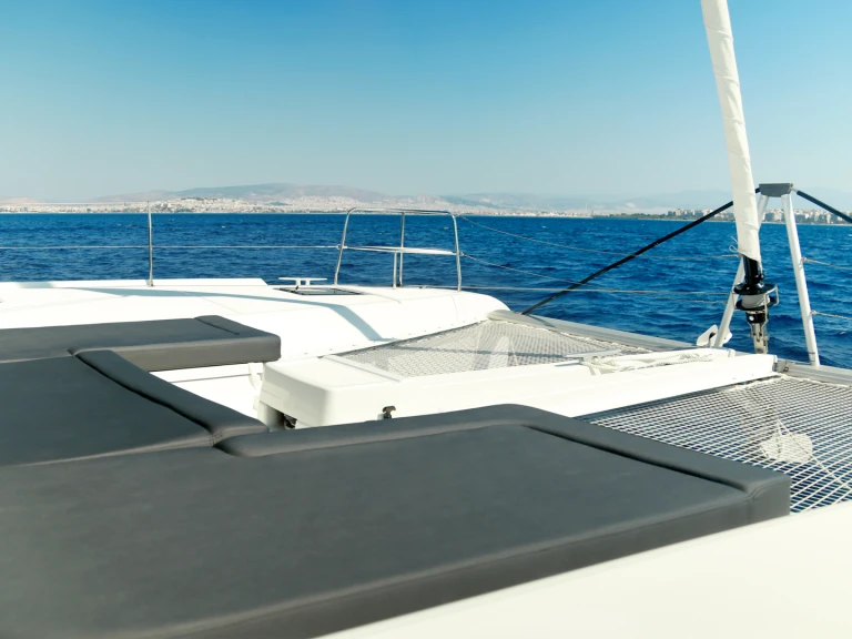 Catamaran to hire Préveza at the best price