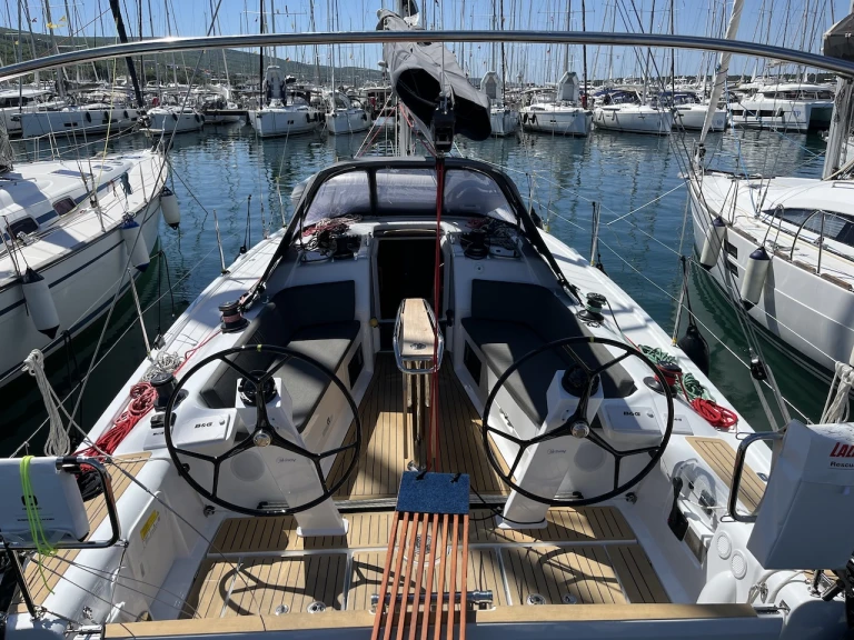 Yacht hire Punat cheap Dehler 38 SQ