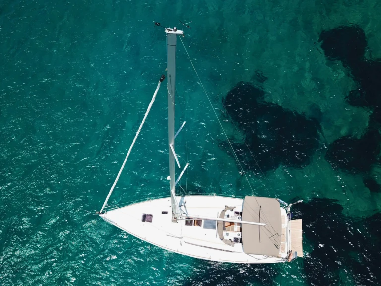 Yacht charter Alimos - Jeanneau Sun Odyssey 419 on SamBoat