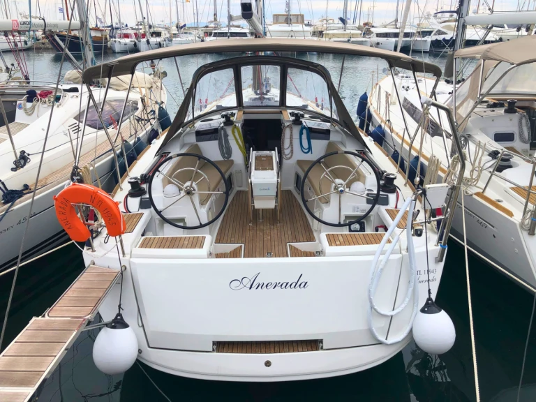 Hire a Jeanneau Sun Odyssey 419 Alimos
