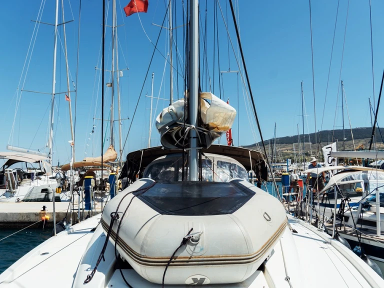 Sailboat hire in Alimos - Jeanneau Sun Odyssey 440