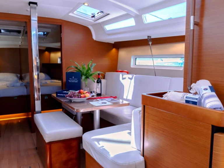 Charter a Jeanneau Sun Odyssey 440 in Alimos on Samboat