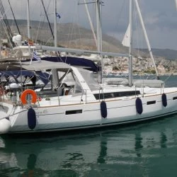 Hire Sailboat with or without skipper Bénéteau Lefkáda