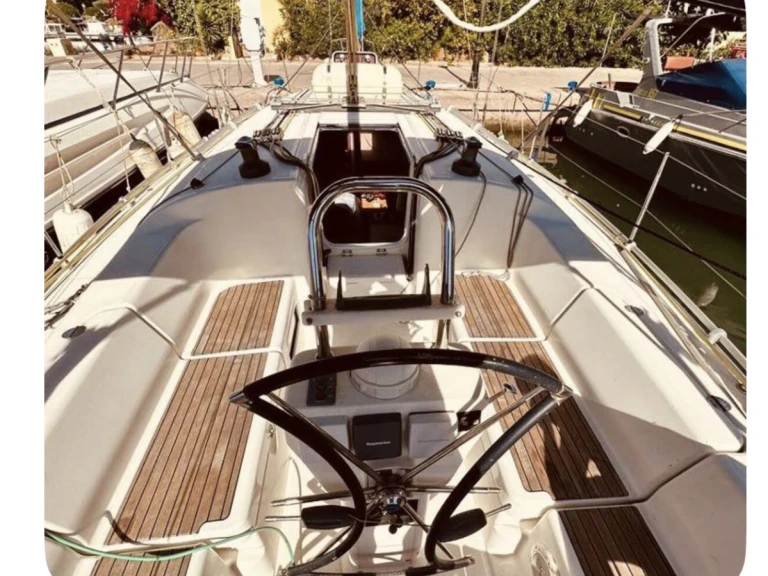 Charter a Bavaria Bavaria 38 Cruiser in Sant Antoni de Portmany on Samboat