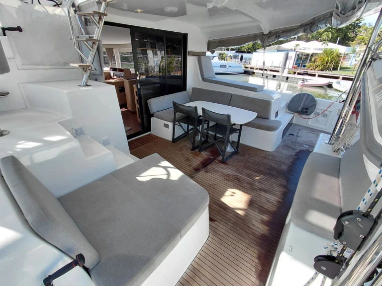 Hire Catamaran with or without skipper Lagoon Bas du Fort