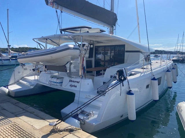 Hire Catamaran with or without skipper Lagoon Le Marin