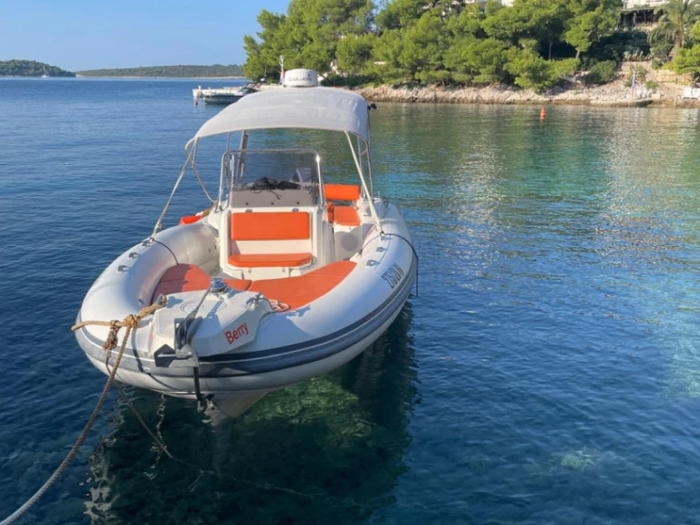 Hire RIB Marlin Boat with a boat licence