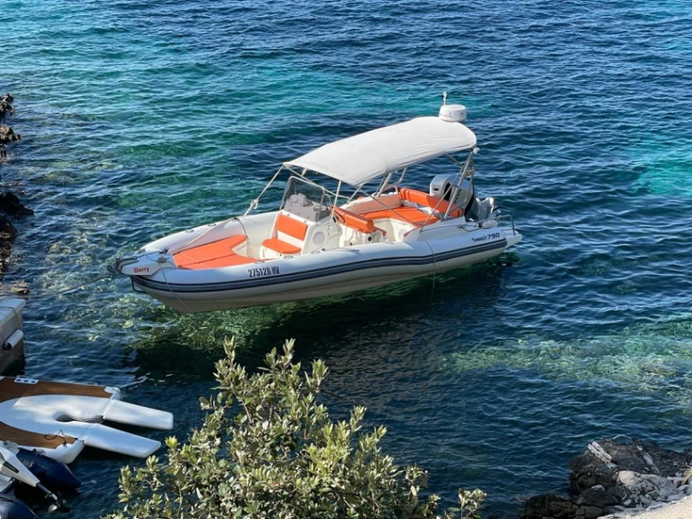 RIB to hire Hvar at the best price