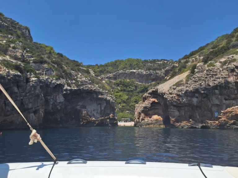 Marlin Boat 790 Pro Dynamic charter bareboat or skippered in  Hvar