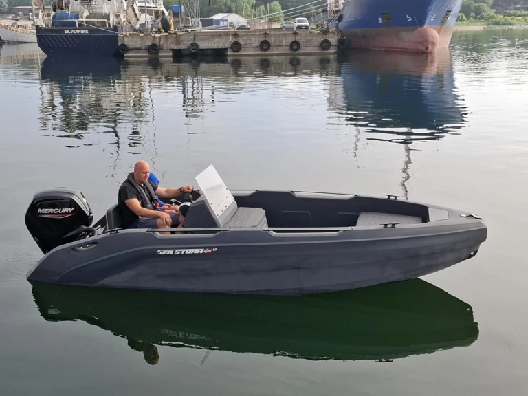 Hire Motorboat SeaStorm with a boat licence