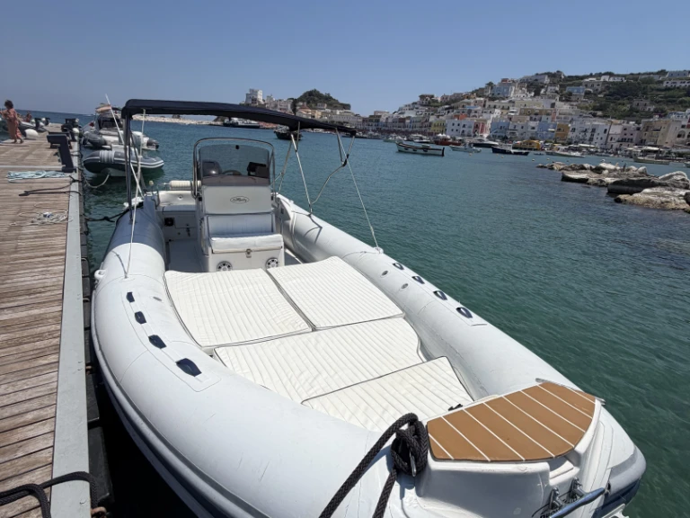 Charter a Nuova Jolly King 750 in Terracina on Samboat