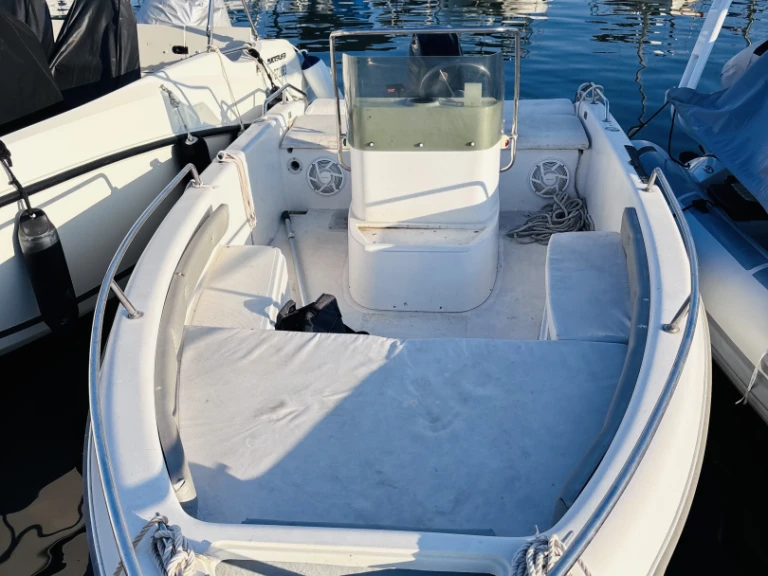 Motorboat to hire Cannes at the best price