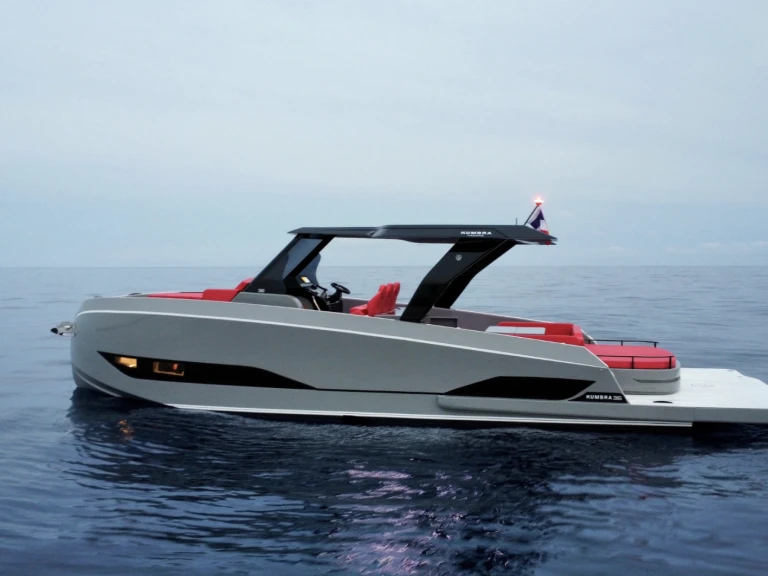Hire Motorboat Kummbra  with a boat licence