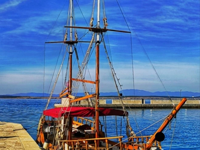 Motorboat to hire Crikvenica at the best price