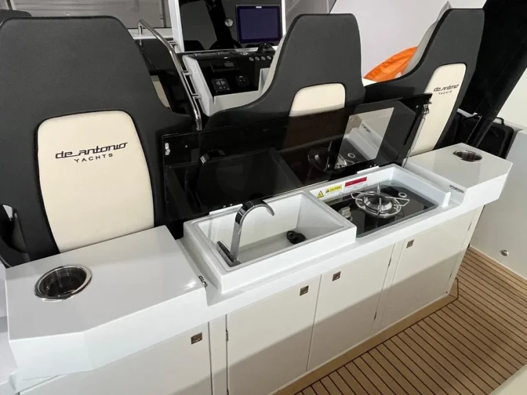 Motorboat to hire Monaco at the best price