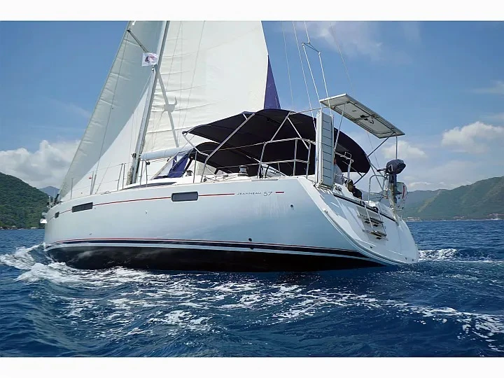 Hire Sailboat Custom Made with a boat licence