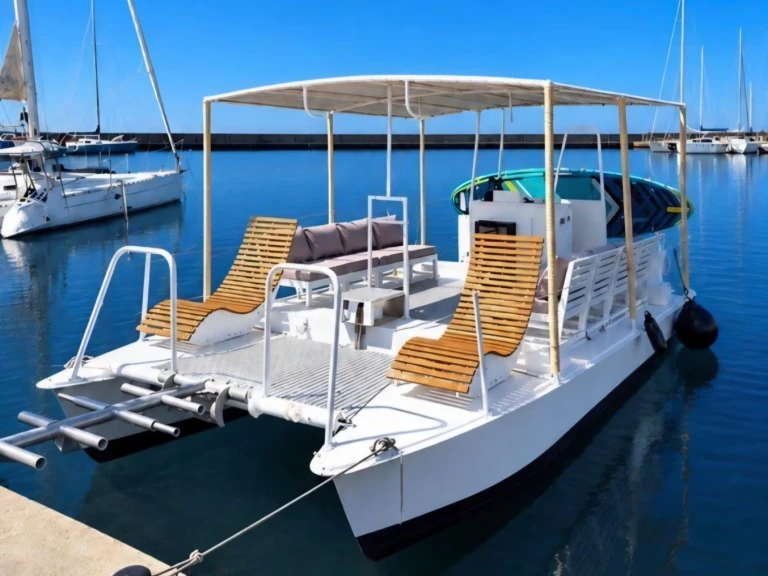 Motorboat hire in Golfe-Juan - Caparros Catabarge