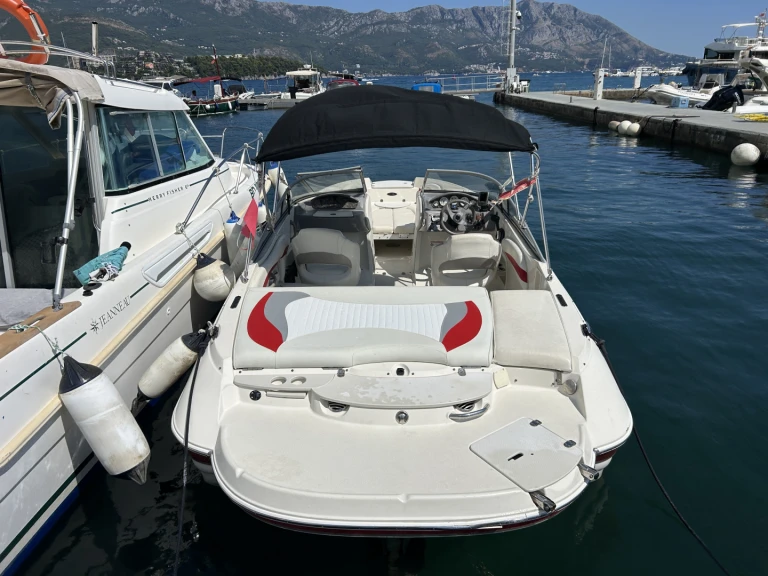 Hire Motorboat Stingray with a boat licence