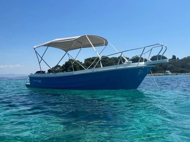 Motorboat hire in Okrug Gornji - Fortis 505