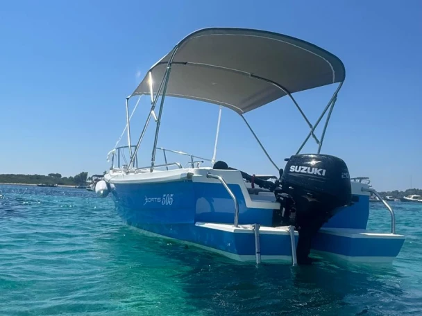 Charter a Fortis 505 in Okrug Gornji on Samboat