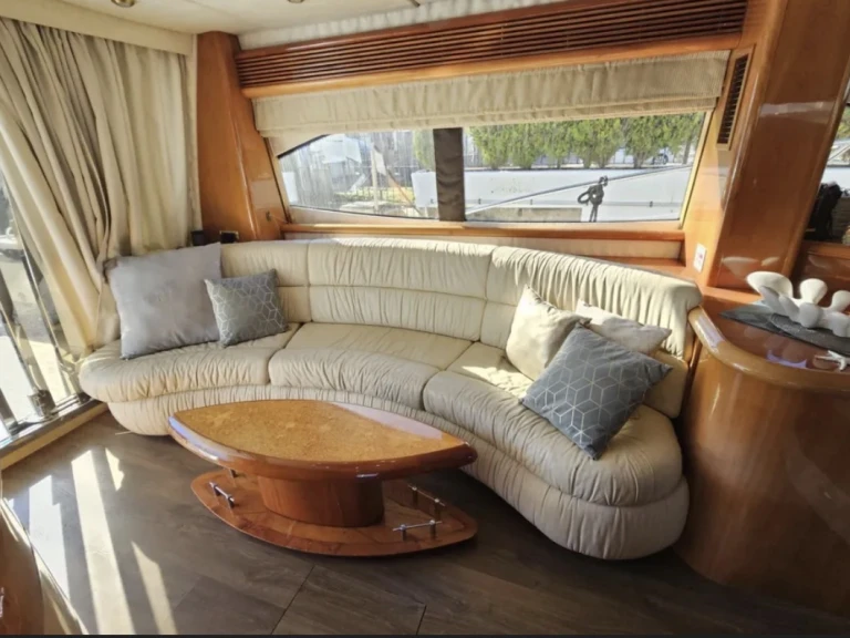 Hire a Sunseeker Manhattan 74 MK II Golfe-Juan