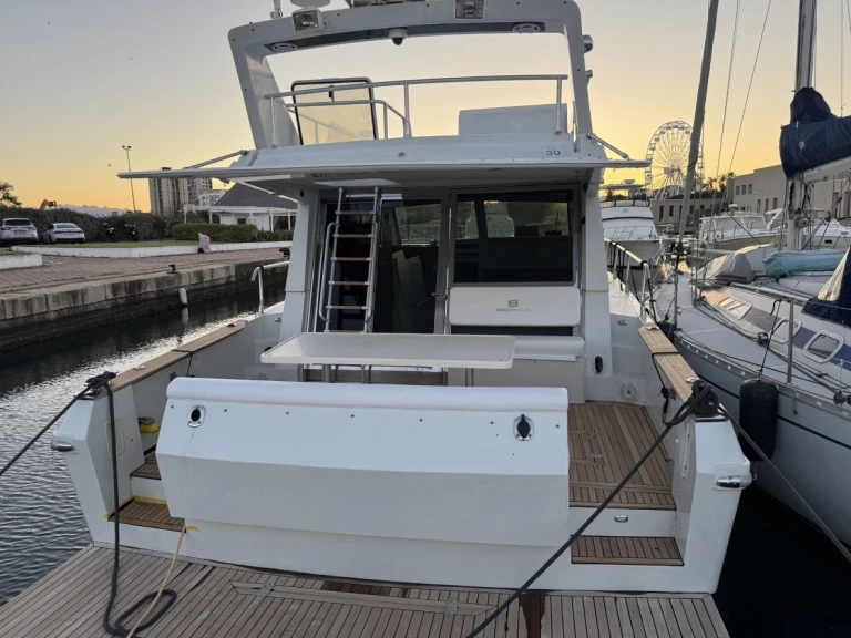 Hire a Ferretti Ferretti 39 Golfo Aranci Port