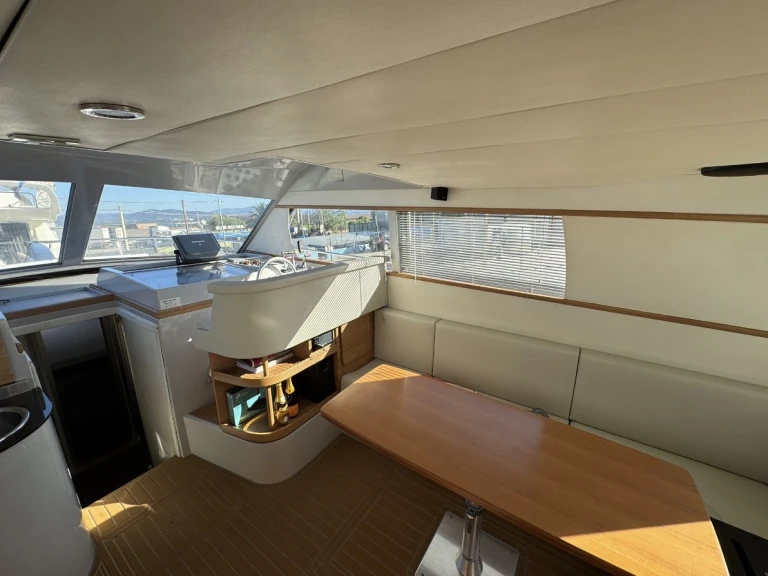 Motorboat hire in Golfo Aranci Port - Ferretti Ferretti 39