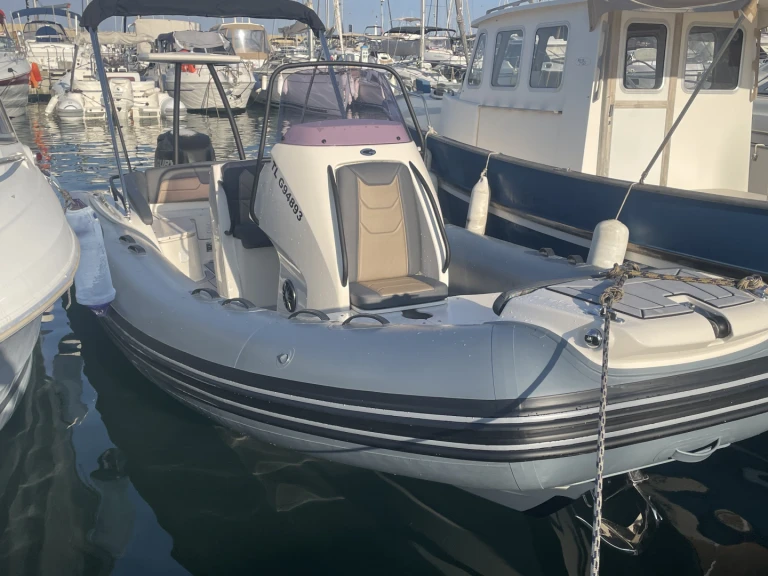 Charter a Grand Boats G650 GOLDEN LINE in Port de Bormes-les-Mimosas on Samboat