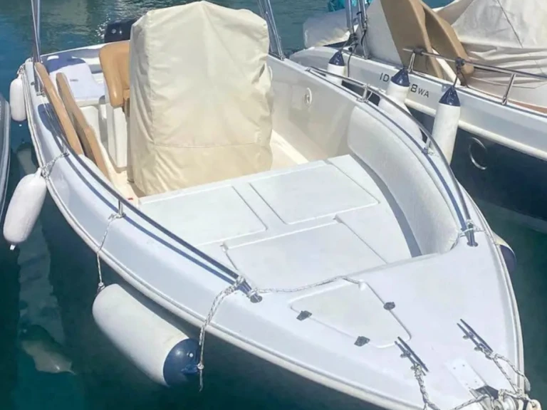Yacht hire Salerno cheap Generica