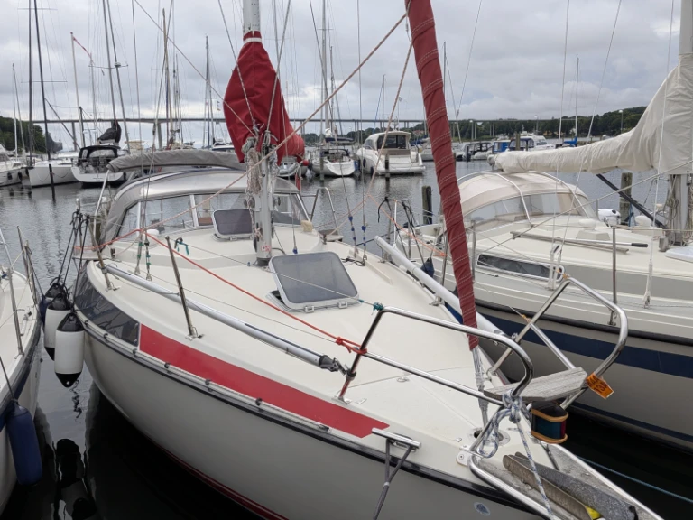 Hire Sailboat Maxi with a boat licence