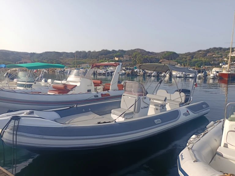 Hire a MV Marine 770 Fashion  Sant'Amanza