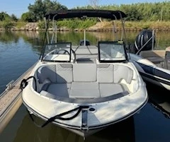 Motorboat hire in Hyères - Bayliner M19
