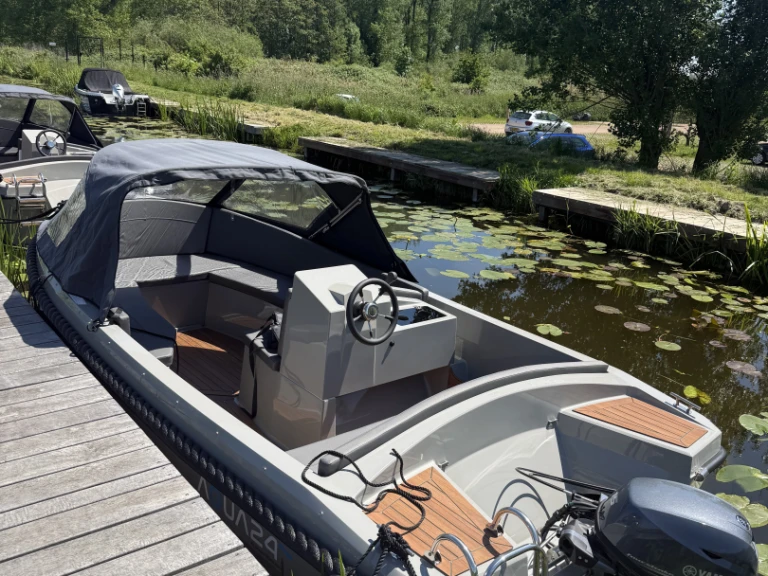 Charter a Aqua24 Aqua24 de Luxe in Oud Ade on Samboat