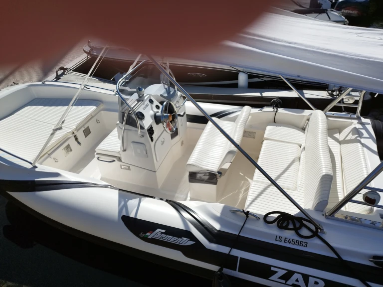 Charter a Zar Zar 53 in Grand Port d'Aix-les-Bains on Samboat