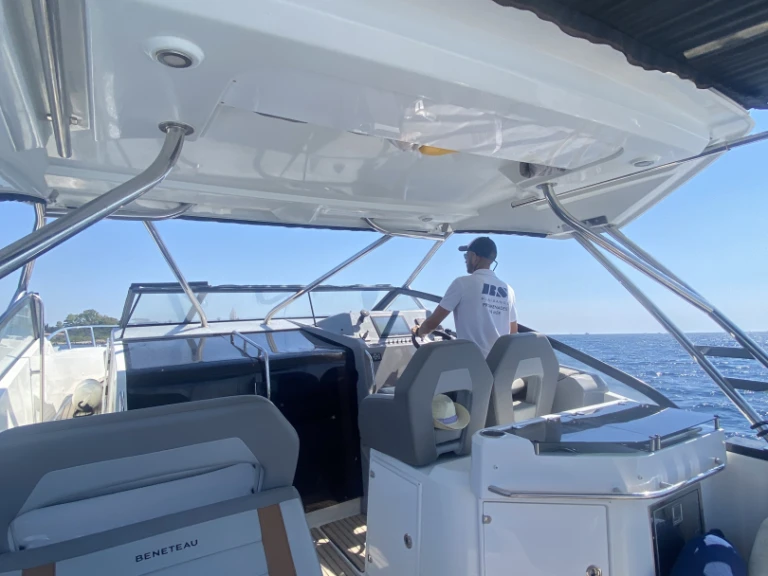 Hire Motorboat with or without skipper Bénéteau Mandelieu-la-Napoule