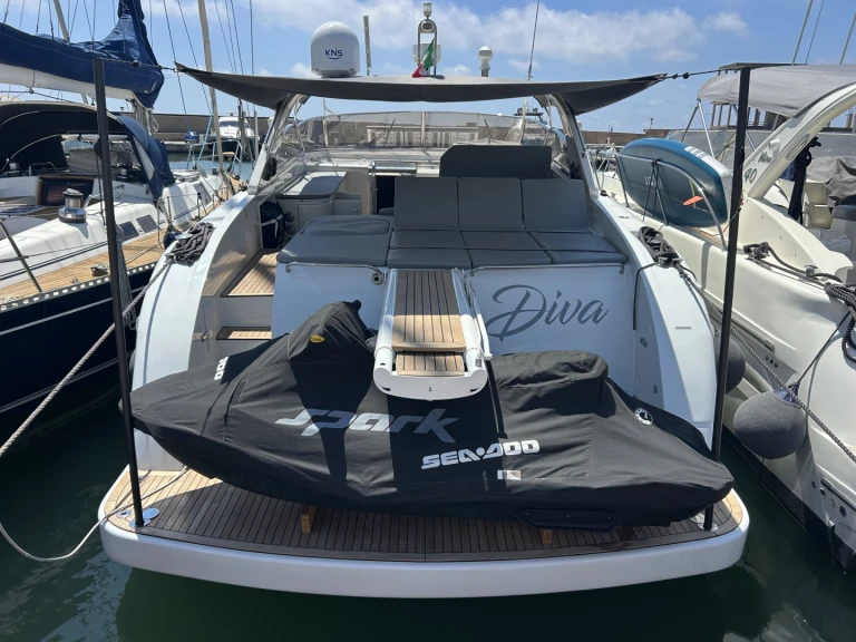 Yacht hire Nettuno cheap Rizzardi 50 Top Line