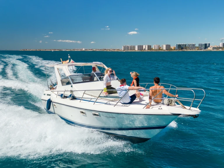 Charter a Guy Couach Guy Couach 1000 Fly in Vilanova i la Geltrú on Samboat