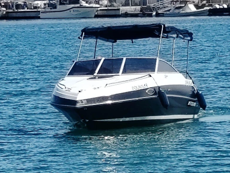 Hire a Four Winns Freedom 195 Vilanova i la Geltrú