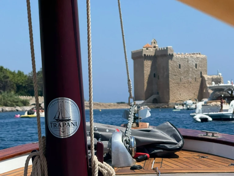 Motorboat to hire Cannes at the best price