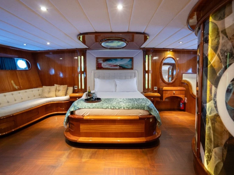 Sailboat to hire Fethiye at the best price