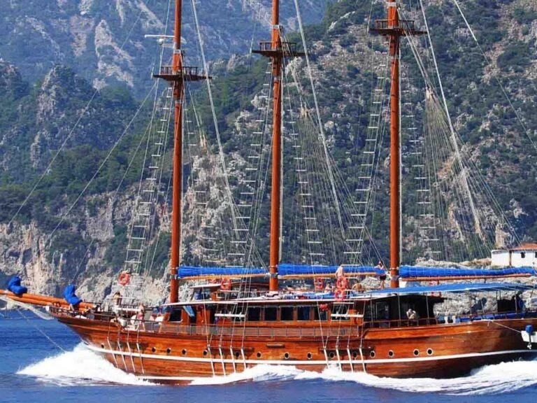 Sailboat to hire Marmaris at the best price