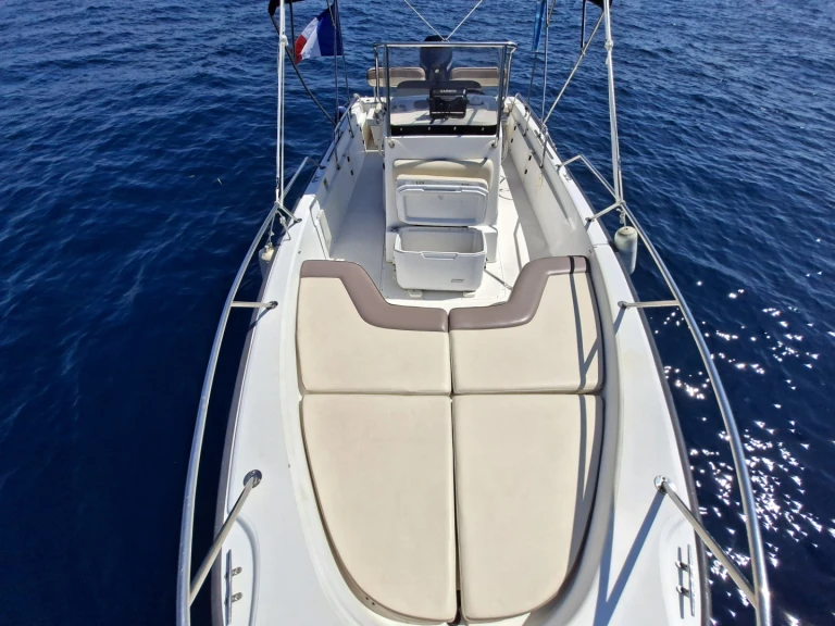 Hire Motorboat with or without skipper Boston Whaler Port de la Rague